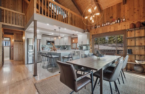 Kalispell House | Cabin on 5 acres w/Full Gym, Steam Rm, Hot Tub. Pet Friendly. Near Glacier N.P.