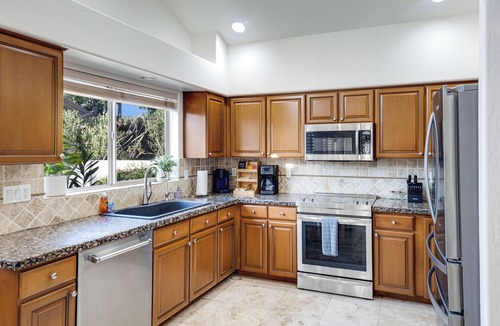 Arabian Views House | Cactus Grove l Heated Pool l Putting Green l BBQ