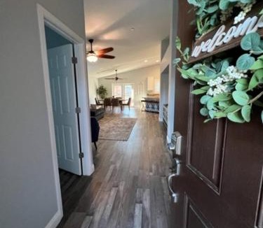 Greenacres House | Cadbury 4BR Outdoor Kitchen Sleeps 8 Peaceful