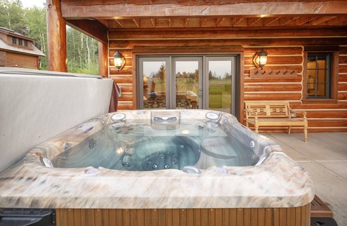 Victor House | Caddis Cabin Western Style Teton Springs Home in Victor, ID w/A/C & Hot Tub
