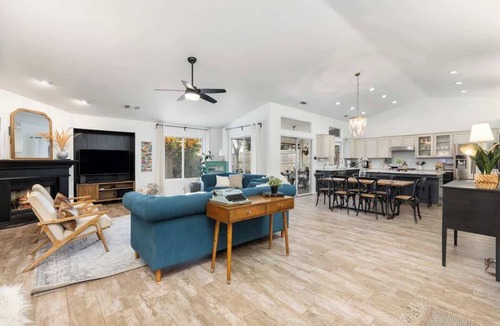 Visalia House | California Dream |4bd Family home, Fireplace, Pool