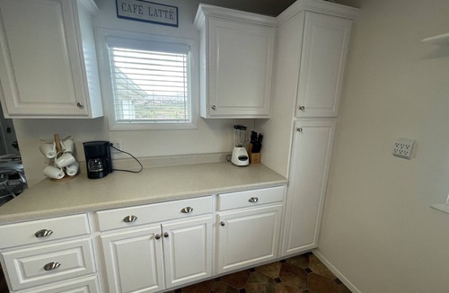 Hatch Cottage | Callie's Cottage- Cottage stay between Bryce and Zion