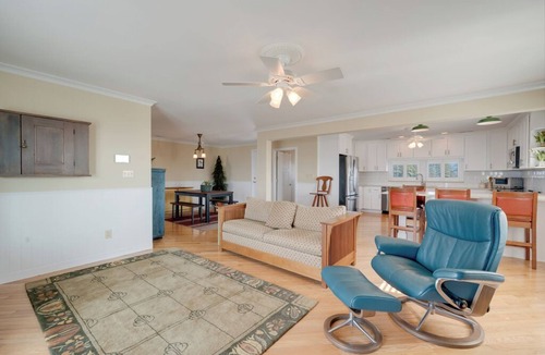 Chincoteague House | Calm Tide by Seaside Vacations and Sales