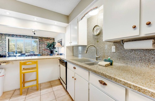 Carefree Condo | Calming condo with pool, fireplace, fast WiFi & W/D - golf nearby