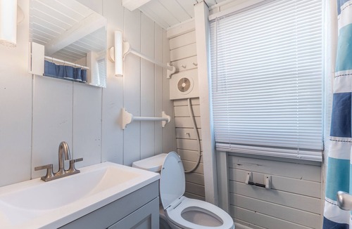 Topsail Beach House | Calypso | Oceanfront + Screened Porch!