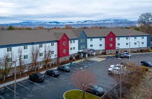 Boise Hotel | Candlewood Suites Boise - Towne Square by IHG