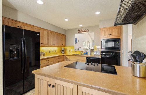 Oak Creek House | Canyon Mesa Getaway, Gated Community, Views, Community Pool & Hot Tub!