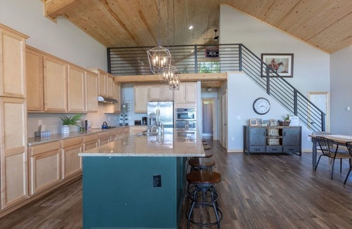Star Valley Ranch House | Canyon Pines Retreat on Golf Course - Hot Tub