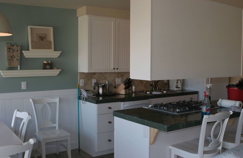 Capitola Condo | Capitola Venetian Beach House #4 - Beachfront - 3-day min