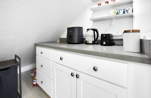 Capitola Apartment | Capitola Village Work-Live Loft - Pet Friendly