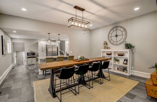 Huron House | Captain Montagues Retreat-pool & walk to the beach