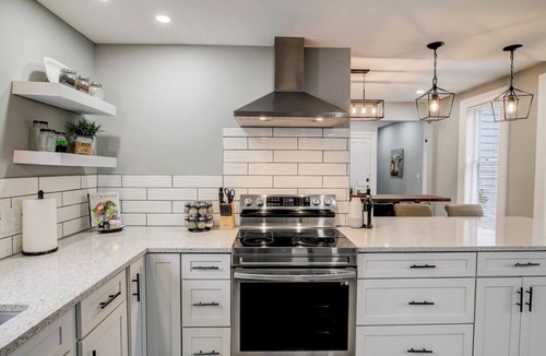 Huron House | Captain Montagues Retreat-pool & walk to the beach
