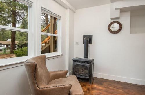 Kachina Village House | Captivating 1 BR Chalet Hideaway Prime Location