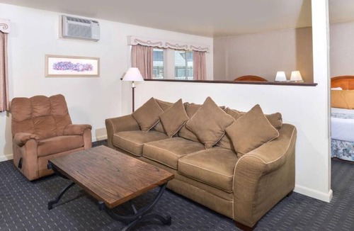 Solvang Hotel | Capture Solvang's Charm! Pool, Parking, Near Hans Christian Andersen Museum!