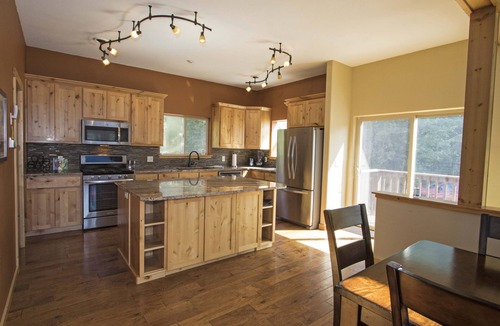 Harrison Cabin | Carlin Bay Retreat on Lake Coeur d'Alene