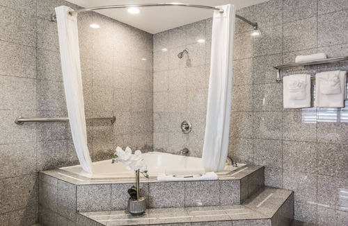 Munras Avenue Hotel | Carmel Hill Lodge