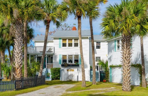 Isle of Palms House | Carolina Blvd 103 - Palm Cottage