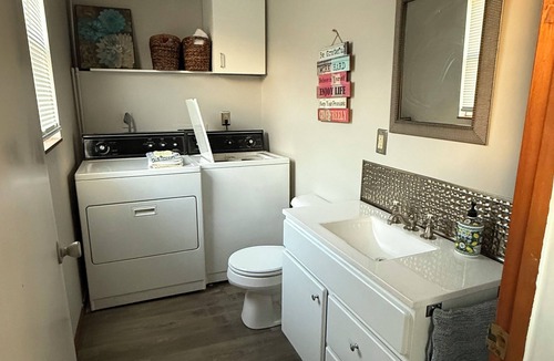Hamilton House | Carriage House on New London