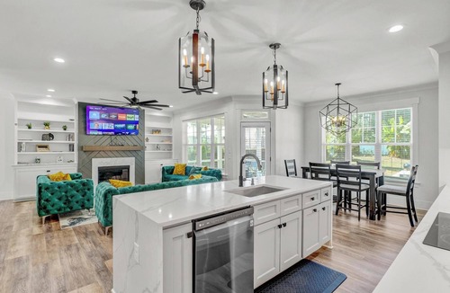 McCain House | Cary Comfort: Cozy & Convenient Stay