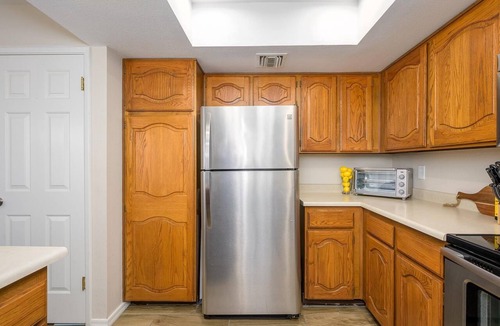 Paradise Valley Village Condo | CASA AMARILLO - Anasazi Village - Updated Top Floor Unit