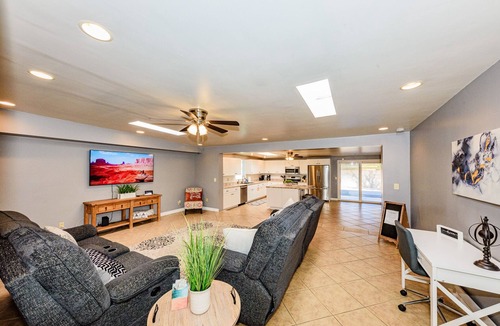 Tucson House | Casa De Azul ~ Fabulous Private Pool Paradise ~ Spacious And Comfy!