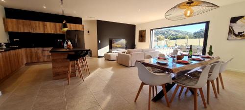 Figari Villa | Casa di Famiglia - Maison 3 chambres, piscine - Classée 4 étoiles
