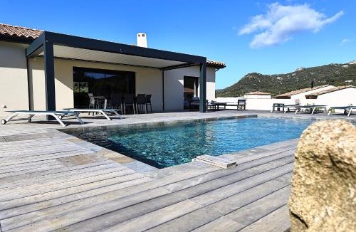 Figari Villa | Casa di Famiglia - Maison 3 chambres, piscine - Classée 4 étoiles