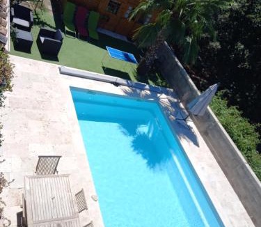 Patrimonio Ski Chalet | Casa di legnu ,charmant chalet avec piscine