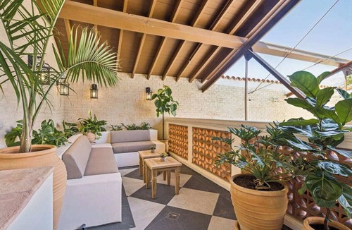 Oak Park Apartment | Casa Iglesia Studio 103
