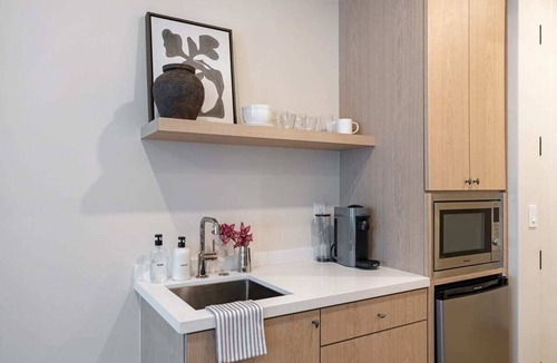 Oak Park Apartment | Casa Iglesia Studio 208