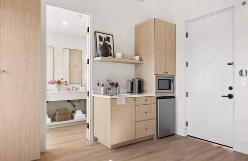 Oak Park Apartment | Casa Iglesia Studio 306