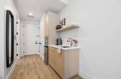 Oak Park Apartment | Casa Iglesia Studio 209