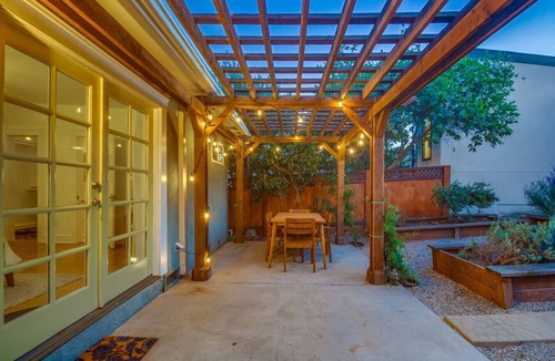 Golden Hill House | Casa Mellifora | 3BR - Golden Hill - Free Parking