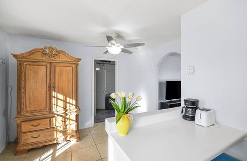 Campus Farm House | Casa Montaña - Central Tucson 3BR Accessible & Solar-Powered