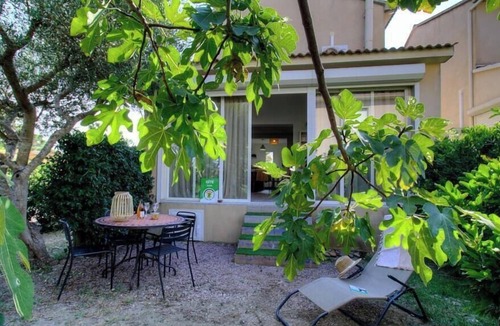 Pineto House | CasaNina - BORGO - Guest house
