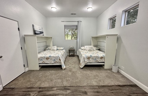 Washington Fields House | Casita with beautiful views. Private Pool, Hot tub, Sauna, and sport court.