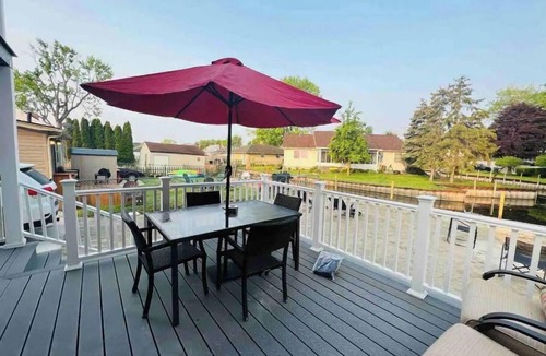 Harrison Township House | Castaways on the Lake - Fish & Boat - Waterfront