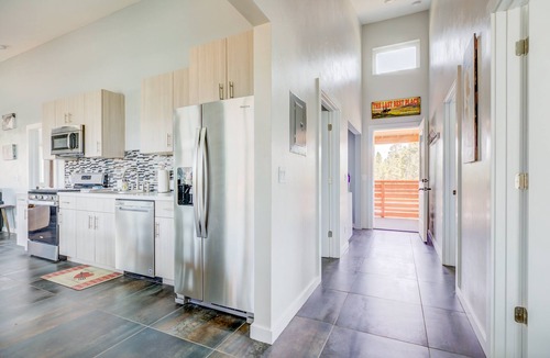 West Yellowstone House | Castle Z Retreat – Blocks from Yellowstone