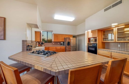 Catalina Foothills Estates House | Cat Foothills+Mountain Views/3 BR 2 BA/Garage