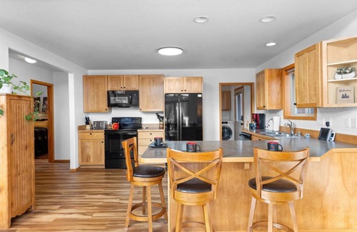 Worley House | Cave Bay Escape - Stunning CDA Lake View, Deck, Grill, Blackstone, Fire Pit, and near Boat Launch!