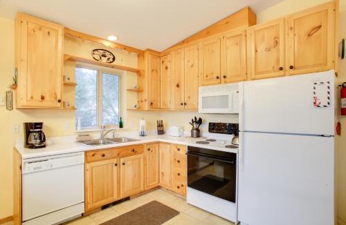 Worley House | Cave Bay Vacation Rental w/Game Room!