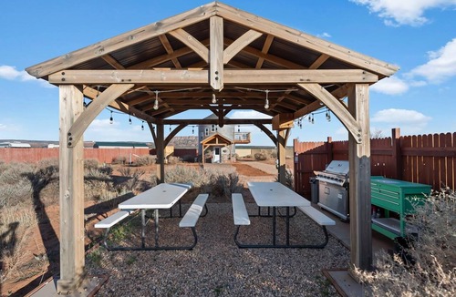 Fredonia Cabin | Cave Dwellers- Zions' Only Hand-sculpted Cave