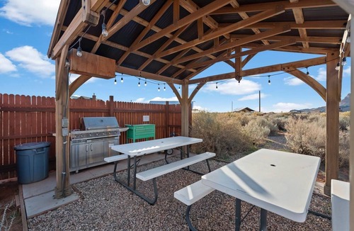 Fredonia Cabin | Cave Dwellers- Zions' Only Hand-sculpted Cave