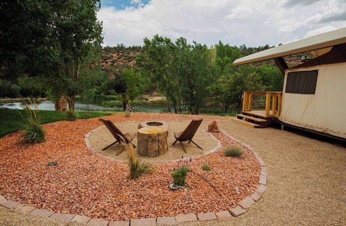 Kanab Cabin | Cave Lakes Canvas Cabin Suite with Soaker tub #2