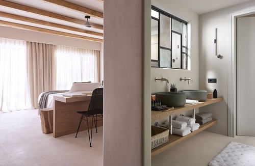 Milos Hotel | Cave Suites