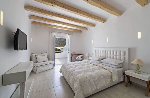 Kamari Hotel | Cavo Bianco Boutique Hotel & Spa