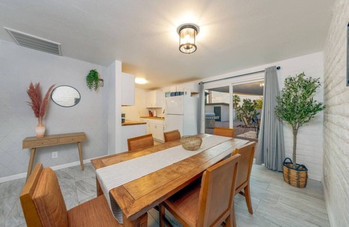 Julia Keen House | Central/Clean/3 BR 2 BA/Remodeled/Fenced