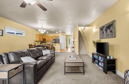 Southeast Boise House | Central Location-Stocked Kitchen- BBQ