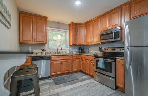 Newport News House | Central Peninsula 4 Bedroom, 3 Bathroom home