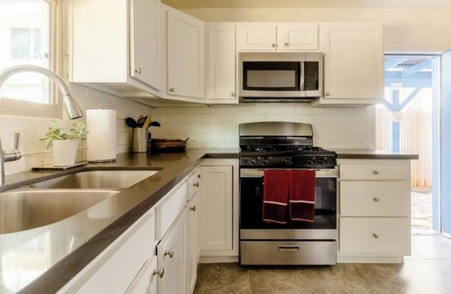 Palo Verde House | Central pet-friendly private house located by U of A with pool and hot tub